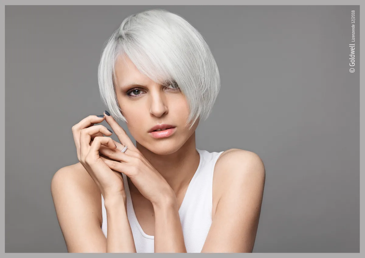 Goldwell Kampagnenmotiv, platinblonder Bob